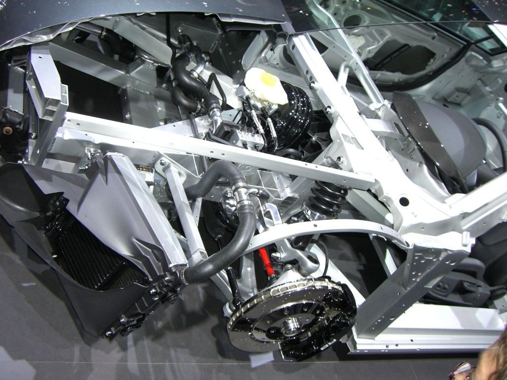 Audi R8 vue en coupe transversale du chassis